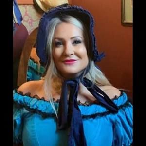 Meet your Posher, Debra